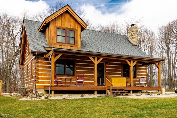 Single Family Residence, Log Home - Litchfield, OH