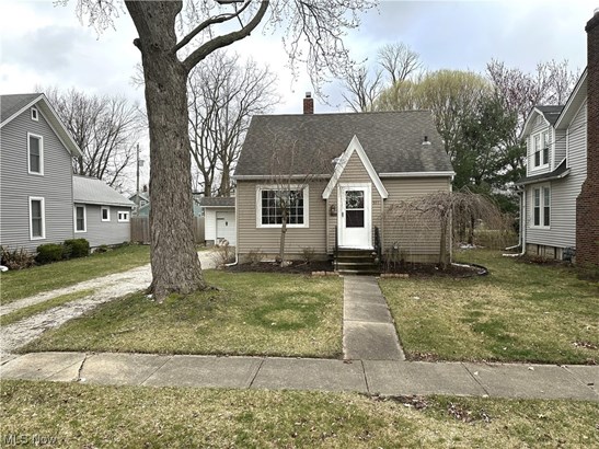 Cape Cod, Single Family Residence - Vermilion, OH