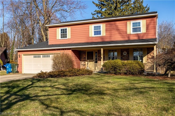 Single Family Residence, Colonial - North Olmsted, OH