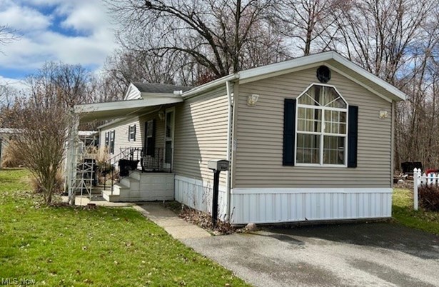 Manufactured Home,Mobile Home, Single Family Residence - Amherst, OH