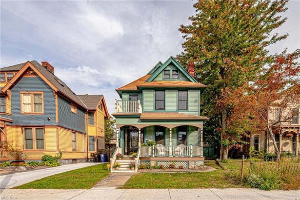 Colonial,Victorian, Single Family - Cleveland, OH