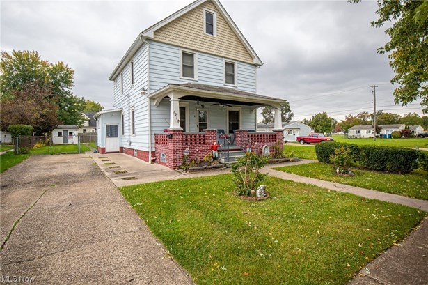 Single Family Residence, Colonial - Lorain, OH