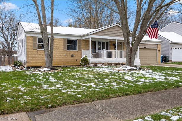 Single Family Residence, Ranch - Olmsted Township, OH