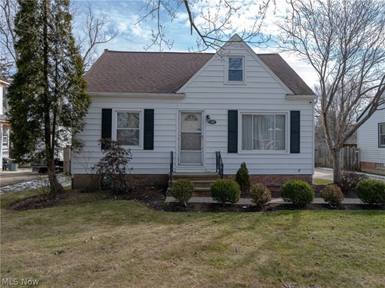 Cape Cod, Single Family Residence - Mayfield Heights, OH