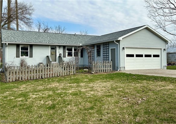 Single Family Residence, Ranch - North Fairfield, OH