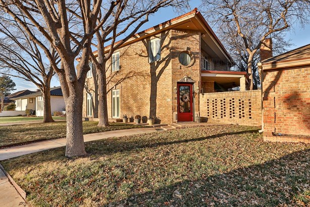 Single Family Residence, 2 Story,Traditional - Lubbock, TX