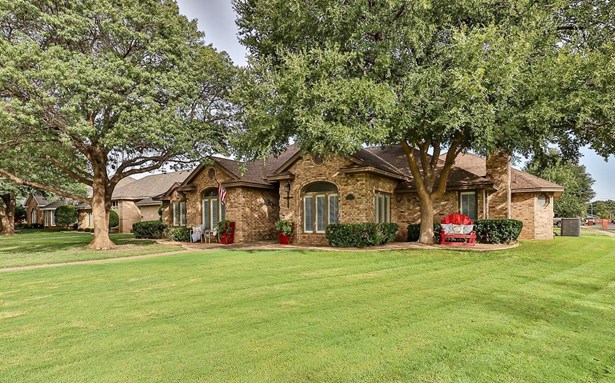 Single Family Residence, Traditional - Lubbock, TX