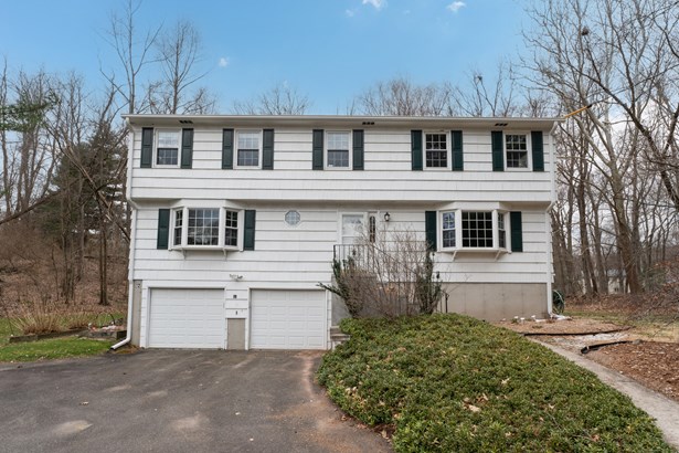 Single Family For Sale, Colonial - Hamden, CT