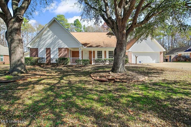 Single Family Residence, Traditional - Pearl, MS