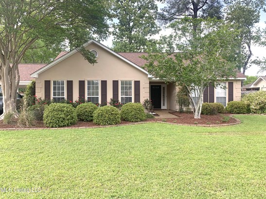 Single Family Residence, Traditional - Flowood, MS