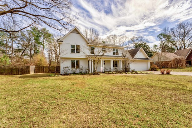 Soft Contemporary, Detached Single Family - Germantown, TN
