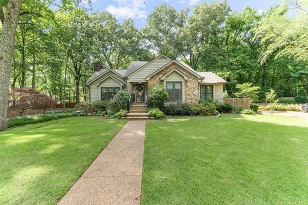 Soft Contemporary, Detached Single Family - Germantown, TN