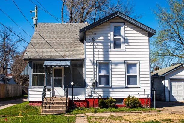 House, 2 Story - ROCKFORD, IL