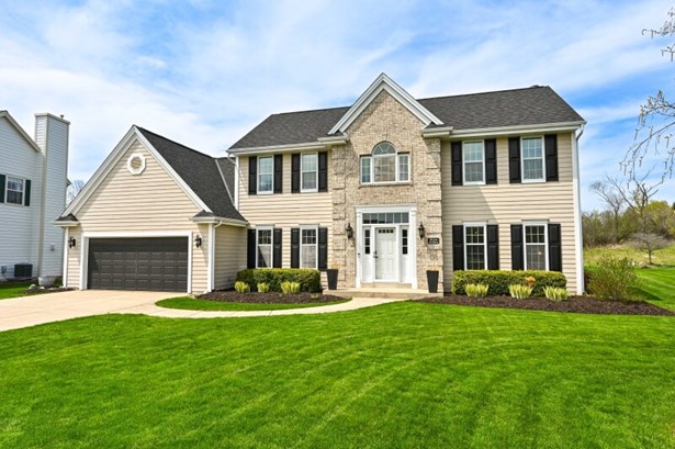 W231N7943 Martin Court