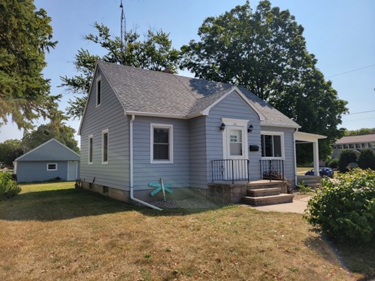 Market st side porch