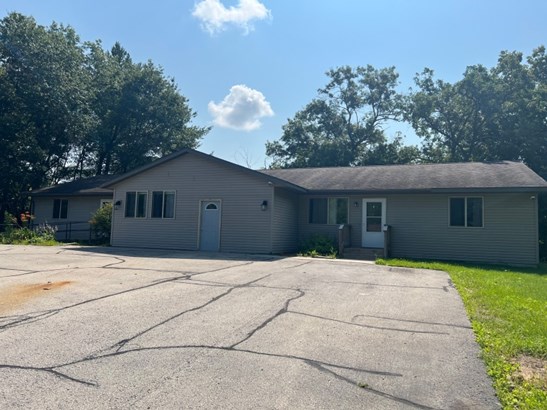 8.23 Stunning Acres
