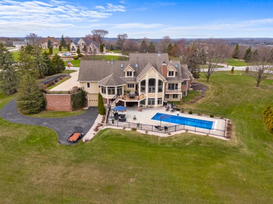 Grand Estate