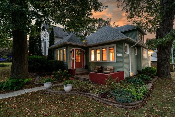 Charming Shorewood Bungalow