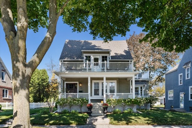 Charm of Multiple Porches!