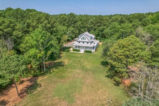 Secluded estate of almost 4 acres