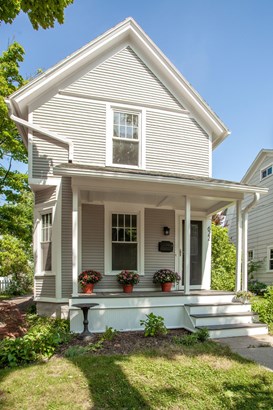 Single Family Residence, Traditional - East Grand Rapids, MI
