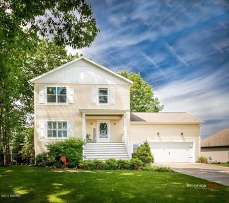 Single Family Residence, Contemporary - Spring Lake, MI (photo 1)