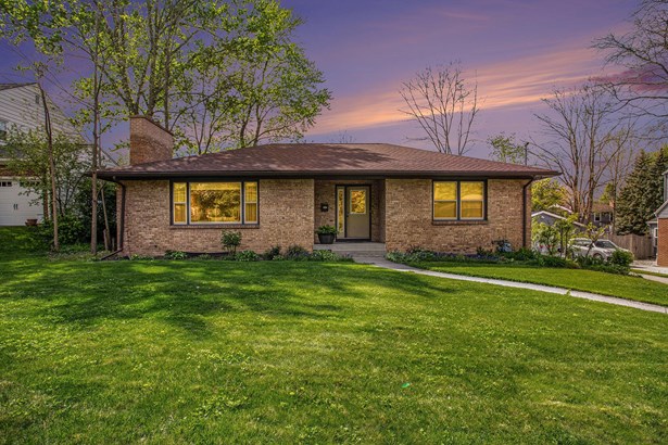 Single Family Residence, Ranch - East Grand Rapids, MI
