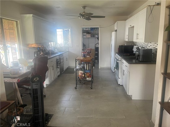 Single Family Residence - Lakewood, CA