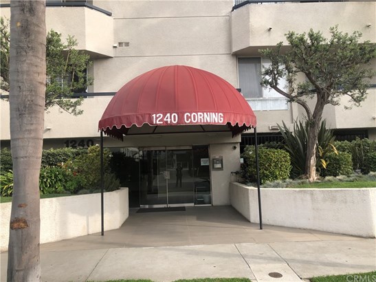 Condominium, Contemporary - Los Angeles, CA