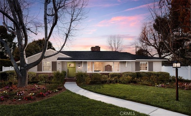 Single Family Residence, Custom Built,Ranch - Santa Ana, CA
