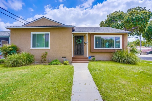 Single Family Residence, Contemporary - Lakewood, CA