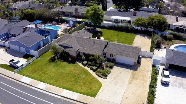 Ranch,Traditional, Single Family Residence - North Tustin, CA