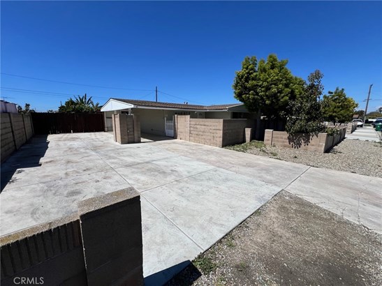 Single Family Residence, Bungalow - Westminster, CA