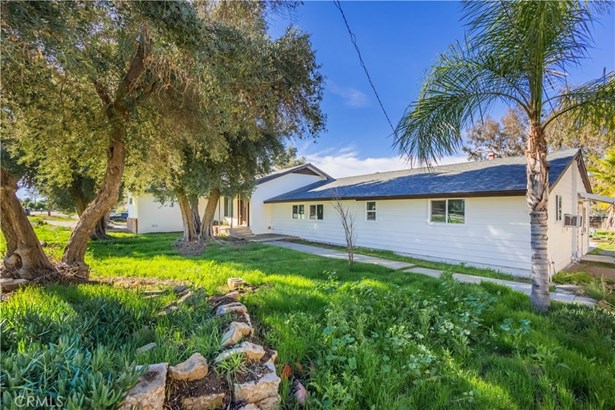 Single Family Residence, Ranch - Nuevo, CA
