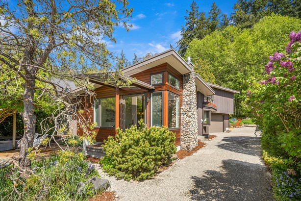 3380 Crystal Springs Dr