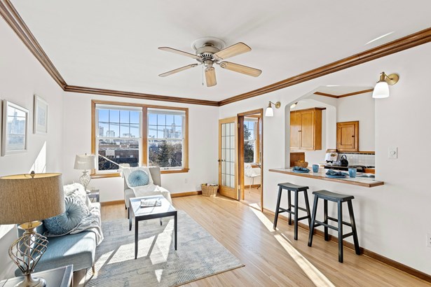 400 Boylston Ave E #402
