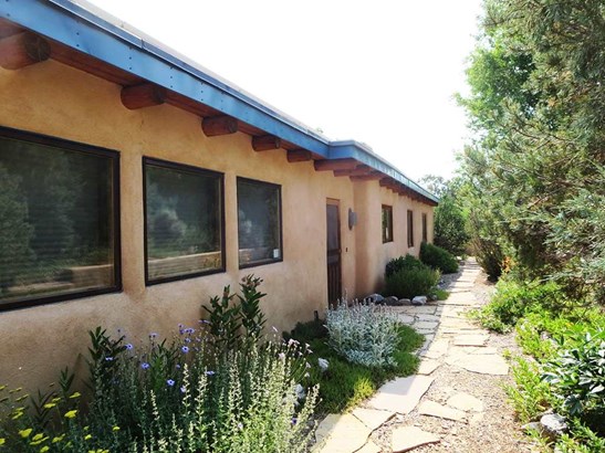 taos county singles Taos — the largest residential development in taos county since the great recession has broken ground at the corner between millicent rogers and upper ranchitos roads la isla de taos is planned for 15 one-level, free-standing single-homes on a 98-acre parcel of a 21-acre property though it is a. taos county singles Taos — the largest residential development in taos county since the great recession has broken ground at the corner between millicent rogers and upper ranchitos roads la isla de taos is planned for 15 one-level, free-standing single-homes on a 98-acre parcel of a 21-acre property though it is a.