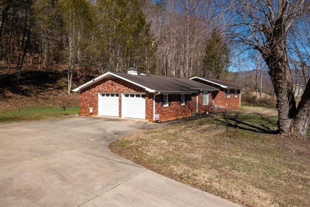 Residential, Ranch - Andrews, NC