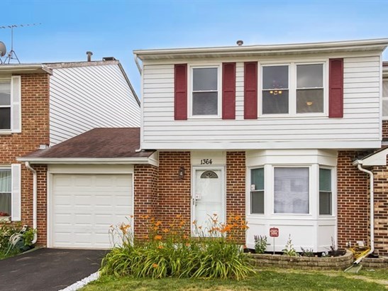 Townhouse-2 Story - CAROL STREAM, IL (photo 1)