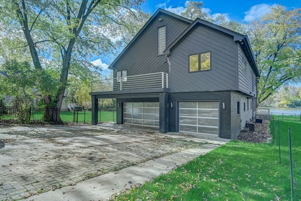 2 Stories, Contemporary - South Elgin, IL