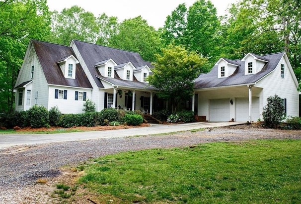 Single Family Residence, Traditional,House - Cave Spring, GA