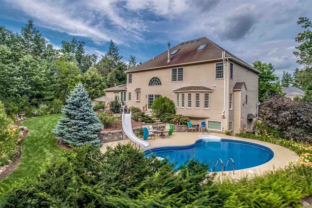 Single Family, Colonial,Contemporary,Walkout Lower Level - Bedford, NH (photo 1)