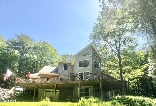 Single Family Residence, Chalet,Traditional - Honesdale, PA