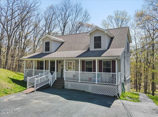 Cape Cod, Single Family Residence - Lords Valley, PA