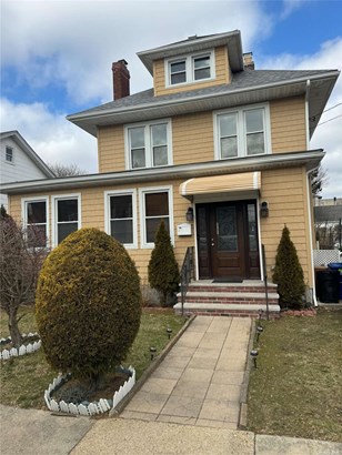 Single Family Residence, Colonial - Floral Park, NY
