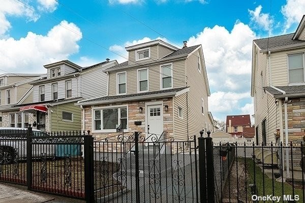 Single Family Residence, Colonial - Queens Village, NY