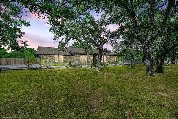 Single Family Residence - Manor, TX