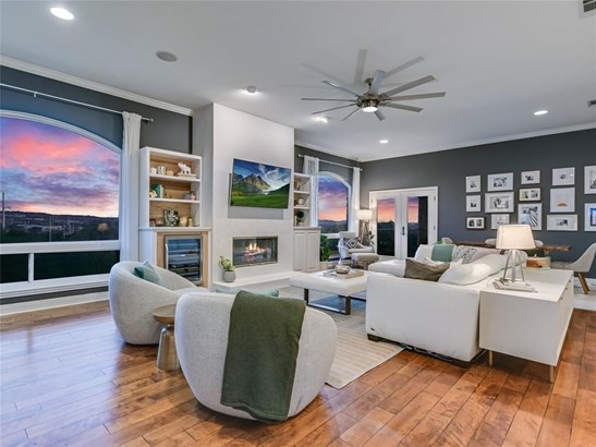 Single Family Residence - Lakeway, TX