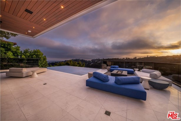 Residential Lease, Contemporary - Los Angeles, CA