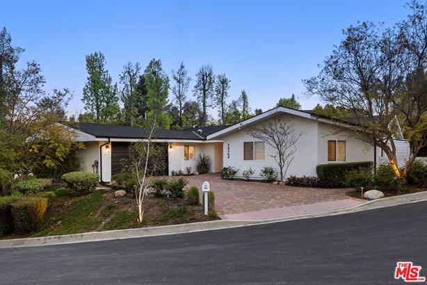 Residential Lease, Contemporary - Woodland Hills, CA